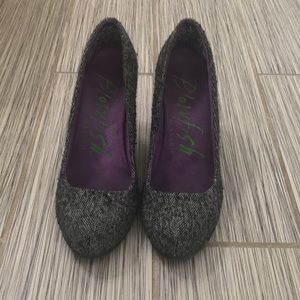 Tweed wedges